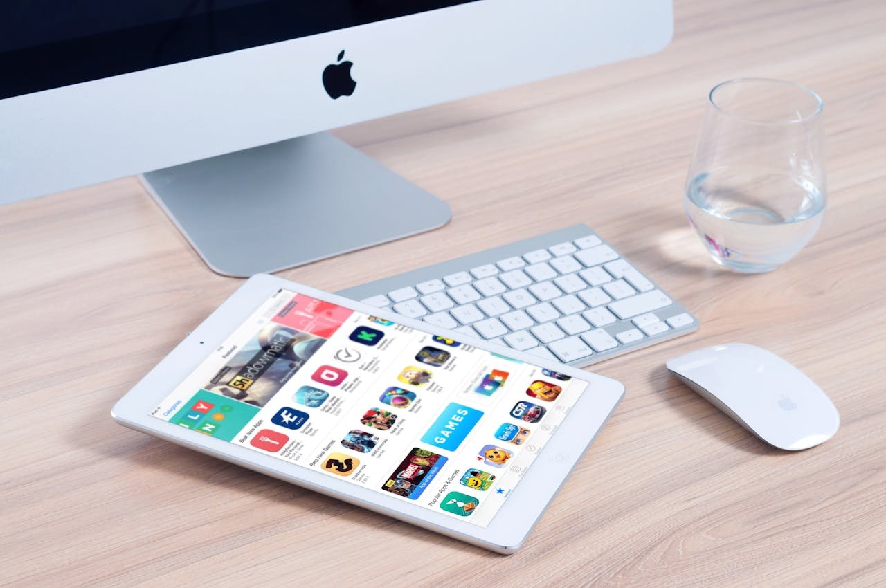imac apple mockup app 38544.jpeg